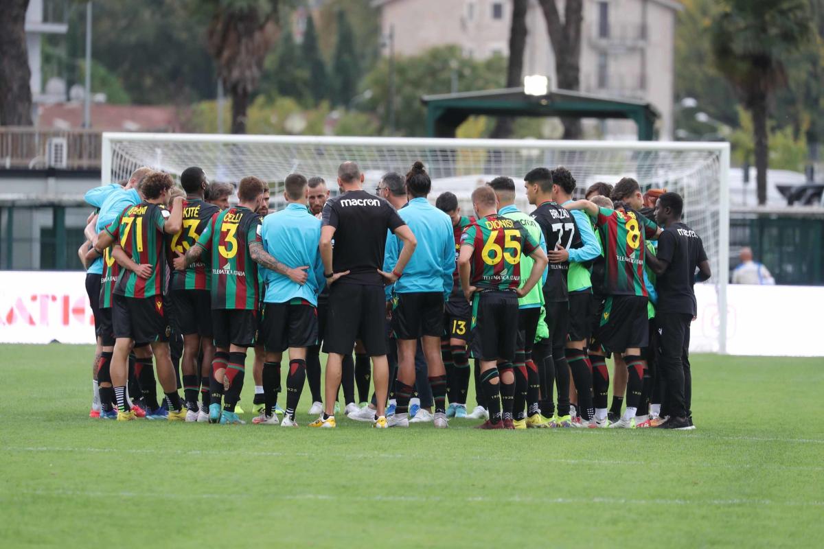 Calciomercato Ternana, ufficiale l’addio di un attaccante: ecco chi è