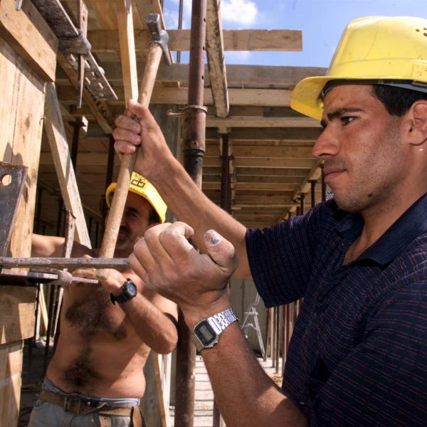 Umbria, ordinanza regionale sospende il lavoro sotto al sole dalle 12:30 alle 16