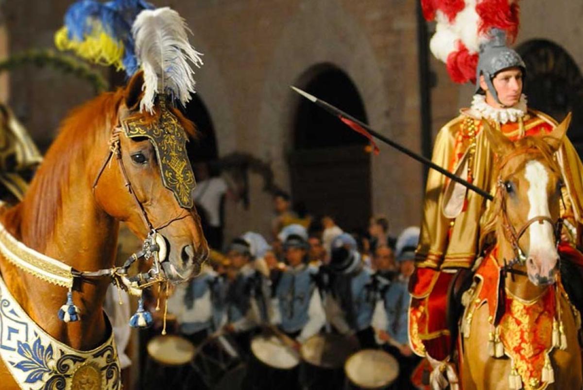 Svelato a Foligno il Palio della Giostra della Quintana. Estratto anche l’ordine di partenza dei rioni per le prove del 2 giugno