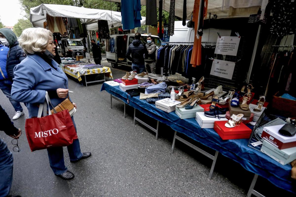 Il 14 maggio ritorna il mercato settimanale dopo le interruzioni. Il ricorso al Tar per gli stalli di sosta per idisabili in quella zona. Il 17 maggio la grande Fiera di S. Ubaldo