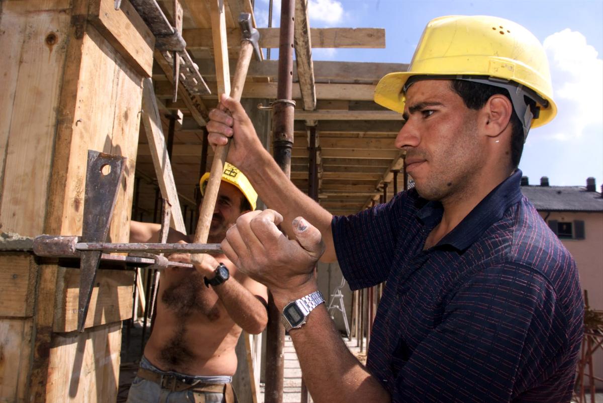 Assunzioni record tra gli immigrati, Umbria che lavora più multietnica