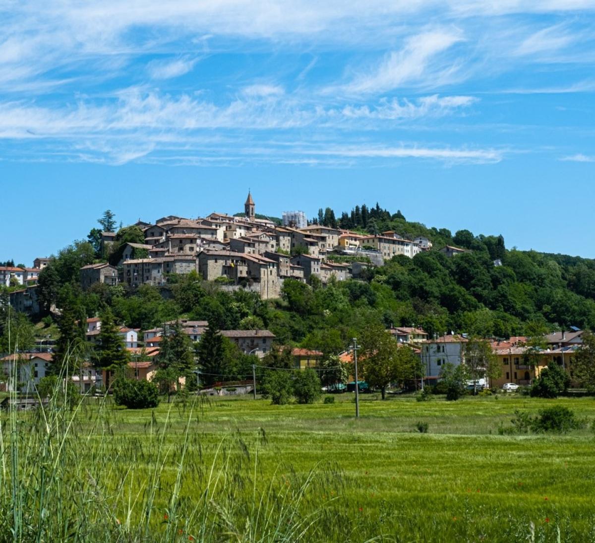 La Biblioteca comunale “Ugo Diamanti” di Pietralunga entra nel circuito regionale : rigenerata anche negli spazi amplia la sua collezione con ulteriori 1.200 volumi