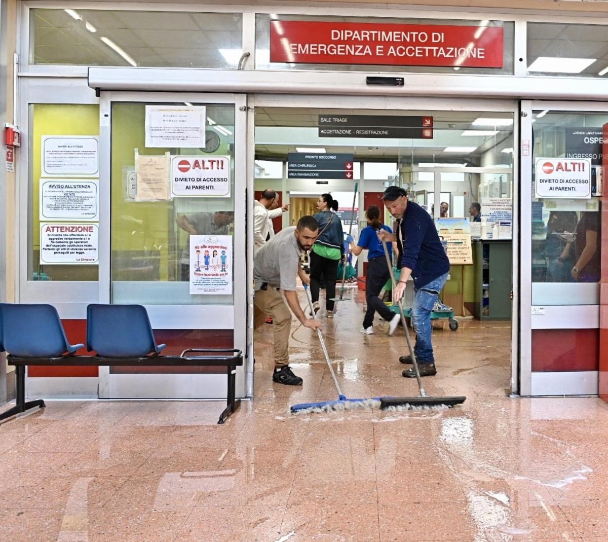 Foligno: 61enne aggredisce infermiera e medico a pugni e calci. Denunciato dalla polizia