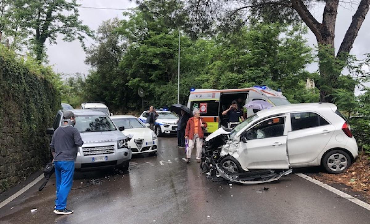 Ennesimo incidente a Casaglia: un tratto viario maledetto