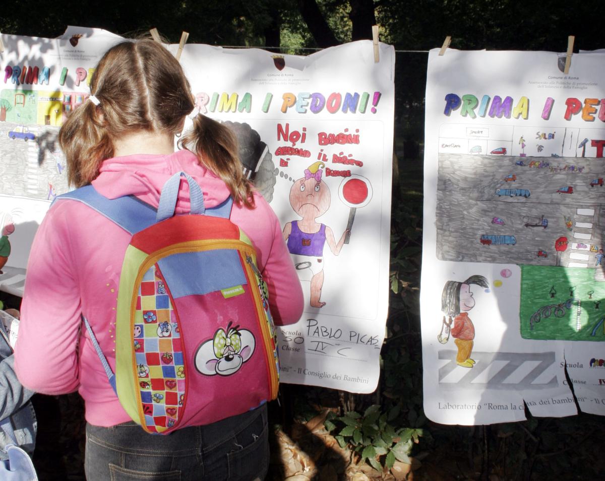 Molestie a scuola, sorvegliante rischia quattro anni di galera: lo ha chiesto la Procura di Perugia. Cosa è accaduto