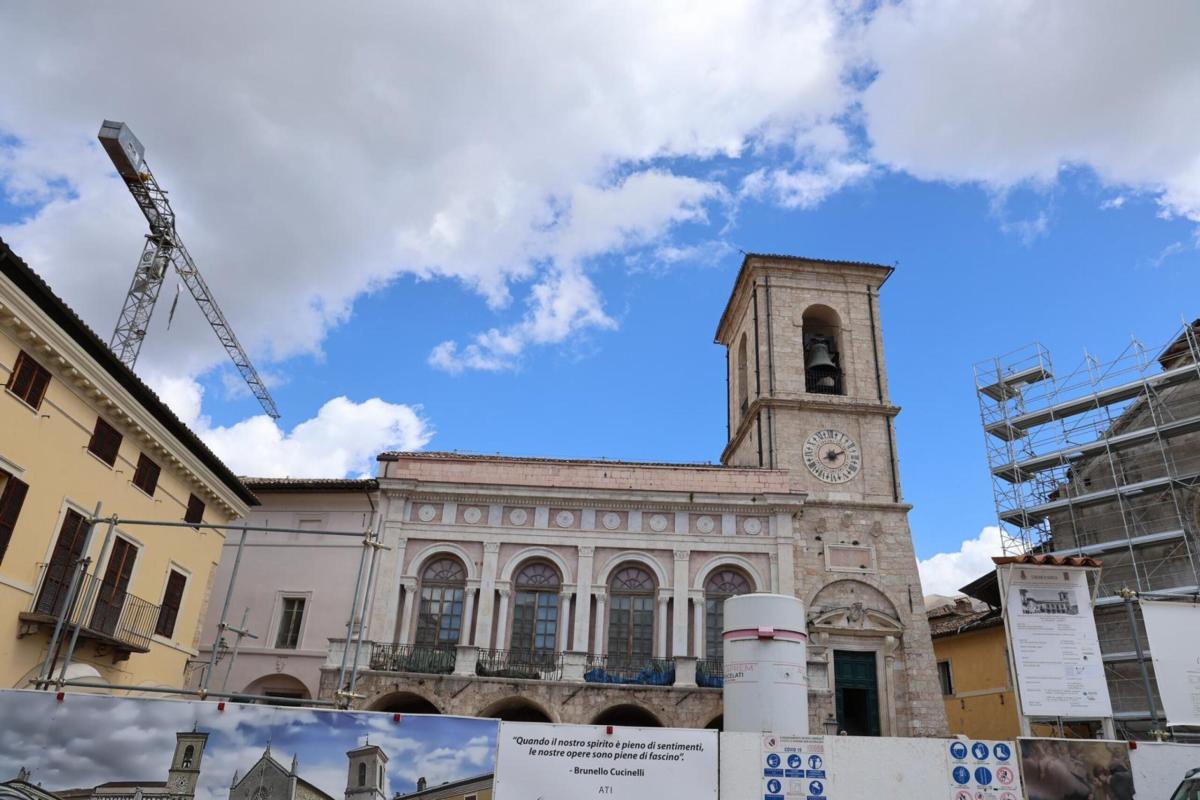 Norcia, domani l’attesa accensione dell’Albero in piazza San Benedetto