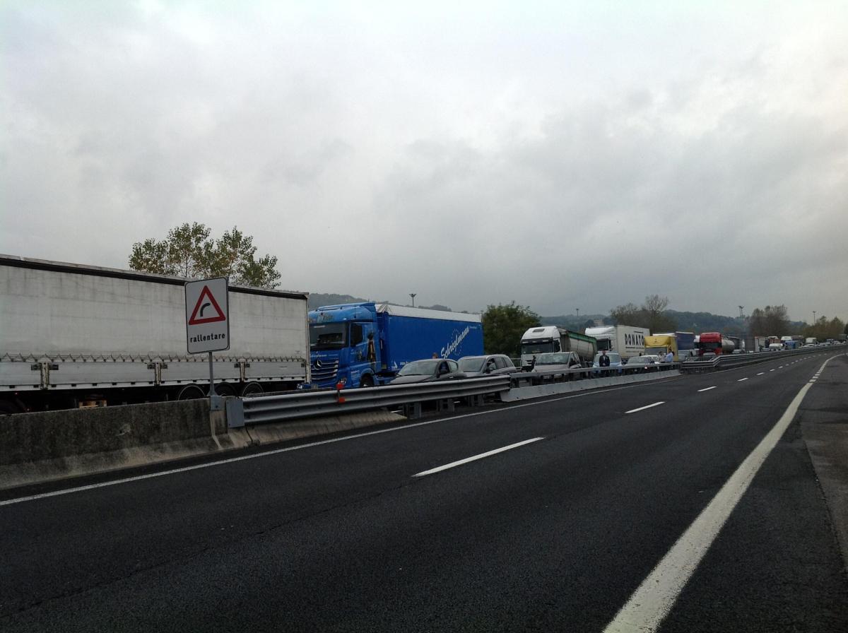 Il viadotto Montoro è stato riaperto al traffico, finito l’incubo per gli automobilisti